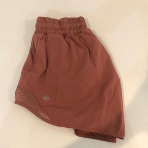 Lululemon 4” hotty hot shorts